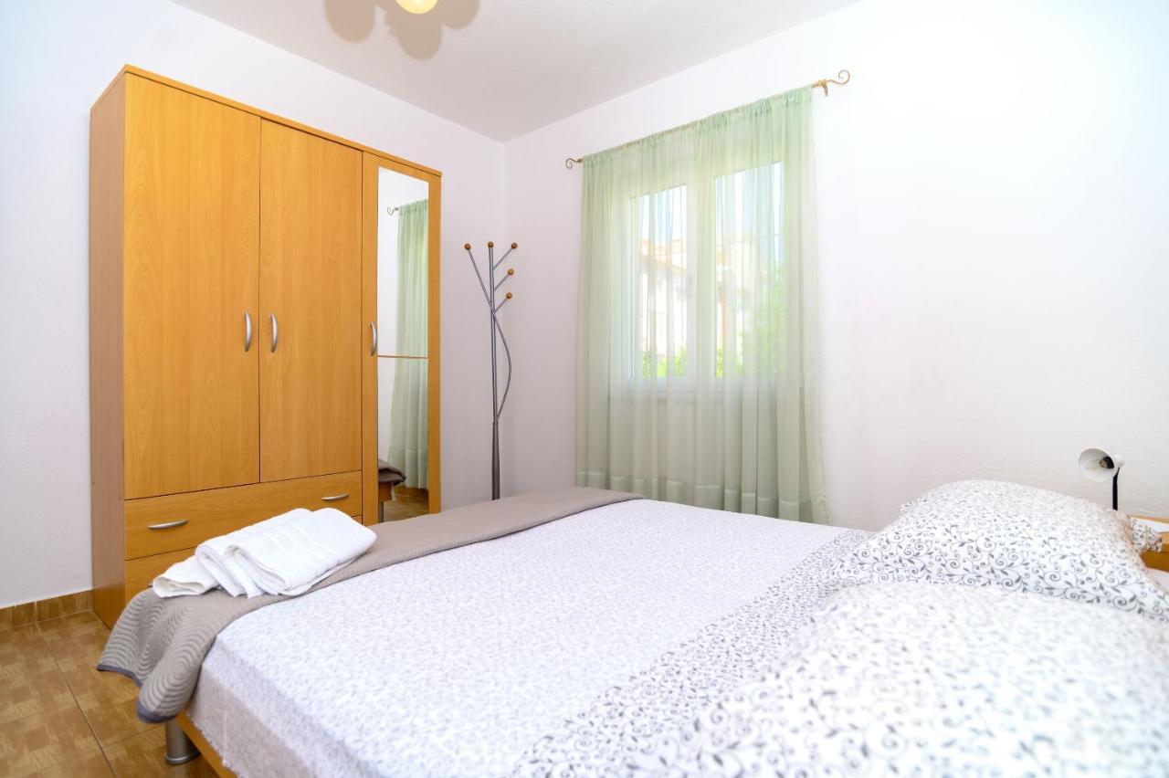 Apartments Vice トロギール 部屋 写真
